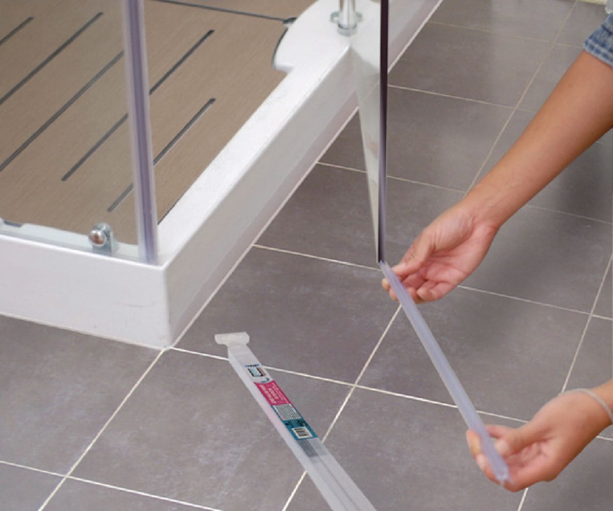 Joint geb bas de porte de douche double-lèvres, translucide, étui baguette 1 mètre pour verre 5 à 8mm réf 512369. quincaillerie sénégalaise, c'est la boutique en ligne qui simplifie vos achats de quincaillerie au sénégal. trouvez tout ce dont vous avez besoin pour vos projets de bricolage et de construction.
