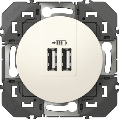 Prise double dooxie - pour chargeur - typea - 3a - blanc - réf.600343. quincaillerie sénégalaise vous propose une expérience d'achat en ligne unique pour vos besoins de quincaillerie au sénégal. profitez de notre large sélection de produits.