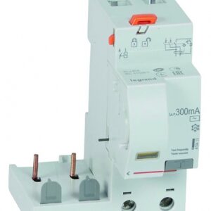BLOC DIFFÉRENTIEL ADAPTABLE À VIS DX³ POUR DISJONCTEUR 1 MODULE PAR PÔLE - 2P 230V~ - 40A - TYPEAC 300MA. Pour des travaux réussis, optez pour Quincaillerie Sénégalaise. Une boutique en ligne fiable pour vos équipements de plomberie et bâtiment. Livraison rapide et produits de qualité.