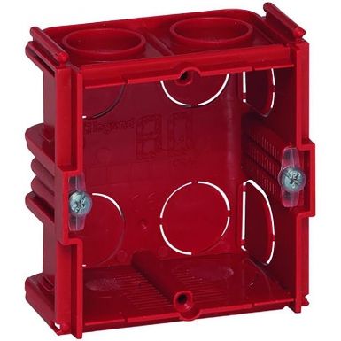 BOÎTE CARRÉE MONOPOSTE BATIBOX MAÇONNERIE 1 POSTE ASSOCIABLE - PROFONDEUR 40 MM. Quincaillerie Sénégalaise met à votre disposition une gamme complète de solutions pour vos besoins en bâtiment et plomberie. Qualité, fiabilité et rapidité sont nos maîtres mots. Faites vos achats en ligne en toute sérénité.