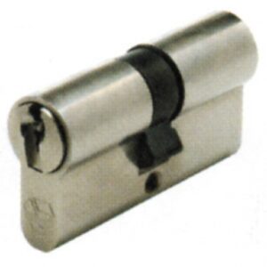 CYL ASSEMB.3CLES PROVIP+ 30X70. Avec Quincaillerie Sénégalaise, trouvez tout le matériel de plomberie, quincaillerie, et bâtiment dont vous avez besoin. Nous proposons une large gamme d'équipements fiables pour vos travaux. Simplifiez vos projets grâce à notre service rapide et efficace.