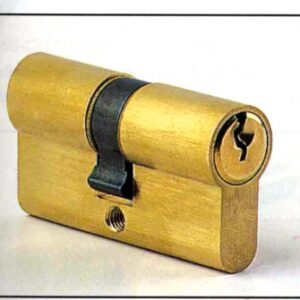 CYLINDRE 2 ENTRÉES PROFIL EUROP. JPM 5 PISTONS 40X40, LAITON POLI 3 CLÉS. Quincaillerie Sénégalaise est votre destination en ligne pour des équipements de qualité en plomberie, bâtiment et industrie. Faites vos achats facilement et bénéficiez de nos prix attractifs.