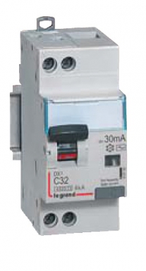 DISJONCTEUR DIFFÉRENTIEL DX³4500 ARRIVÉE HAUTE ET DÉPART BAS À VIS U+N 230V~ - 32A TYPEAC 30MA - COURBE C - 2 MODULES. Pour vos travaux au Sénégal, faites confiance à Quincaillerie Sénégalaise. Nos produits de qualité garantissent la réussite de vos projets. Commandez rapidement en ligne et économisez du temps.
