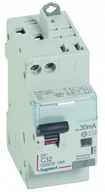 DISJONCTEUR DIFFÉRENTIEL MONOBLOC DX³6000 10KA ARRIVÉE HAUTE VIS DÉPART HAUT AUTOMATIQUE U+N 230V~ - 32A - TYPEAC 30MA. Pour des travaux réussis, optez pour Quincaillerie Sénégalaise. Une boutique en ligne fiable pour vos équipements de plomberie et bâtiment. Livraison rapide et produits de qualité.