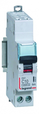 DISJONCTEUR PHASE+NEUTRE DNX³4500 6KA ARRIVÉE BORNE AUTOMATIQUE SORTIE BORNE À VIS - 1P+N 230V~ 10A COURBE C - 1 MODULE. Trouvez tout ce dont vous avez besoin pour vos travaux chez Quincaillerie Sénégalaise. Du matériel de plomberie aux équipements industriels, nous avons ce qu’il vous faut. Commandez facilement et bénéficiez d’un service rapide.