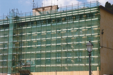 FILET DE PROTECTION POUR ÉCHAFAUDAGES - HAUTEUR 3 M - ROULEAU 20 M. Besoin de matériel de quincaillerie ou de plomberie ? Quincaillerie Sénégalaise propose des produits adaptés à vos projets de construction ou de rénovation. Bénéficiez de notre expérience et de nos prix compétitifs.