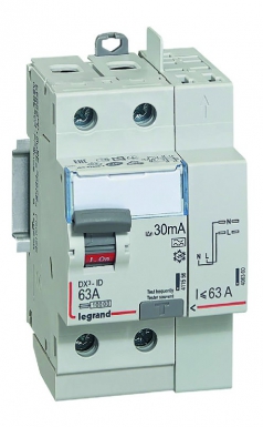 INTERRUPTEUR DIFFÉRENTIEL DX³-ID ARRIVÉE HAUT À VIS ET DÉPART HAUT AUTOMATIQUE - 2P 230V~ 63A TYPEA 30MA - 3 MODULES. Avec Quincaillerie Sénégalaise, obtenez les meilleurs produits pour vos besoins en plomberie, bâtiment, et industrie. Nos offres compétitives vous permettent de réussir vos projets facilement.