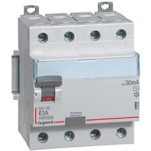 INTERRUPTEUR DIFFÉRENTIEL DX³-ID ARRIVÉE HAUTE ET DÉPART BAS À VIS - 4P 400V~ 25A TYPEA 30MA - 4 MODULES. Pour des travaux réussis, optez pour Quincaillerie Sénégalaise. Une boutique en ligne fiable pour vos équipements de plomberie et bâtiment. Livraison rapide et produits de qualité.