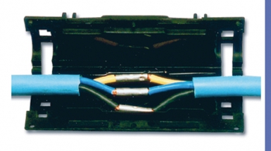 JONCTION DROITE MONOBLOC " CLIK O-FIRE " 95X43X28 MM CÂBLE Ø 16 DÉRIV. 10 MM.. Quincaillerie Sénégalaise est votre partenaire fiable pour vos besoins en outillage, plomberie et fournitures de bâtiment. Profitez de notre expertise et de nos prix compétitifs. Achetez en ligne en quelques clics.