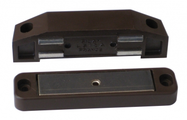 LOQUETEAU MAGNET. LS 10 MARRON. À la recherche de solutions pour vos travaux de plomberie ou de construction ? Quincaillerie Sénégalaise vous offre une sélection variée de produits de qualité. Livraison rapide et satisfaction garantie.