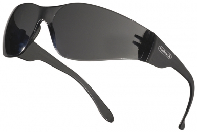LUNETTES "BRAVA" POLYCARBONATE MONOBLOC - BRANCHES TYPE SPATULES PLATES SOUPLES - NEZ POLYCARBONATE INTÉGRÉ - FACILITÉ D'USAGE AVEC CASQUE DE CHANTIER ET CASQUE ANTIBRUIT - PROTECTIONS LATÉRALES - ANTI-RAYURES. Avec Quincaillerie Sénégalaise, obtenez les meilleurs produits pour vos besoins en plomberie, bâtiment, et industrie. Nos offres compétitives vous permettent de réussir vos projets facilement.