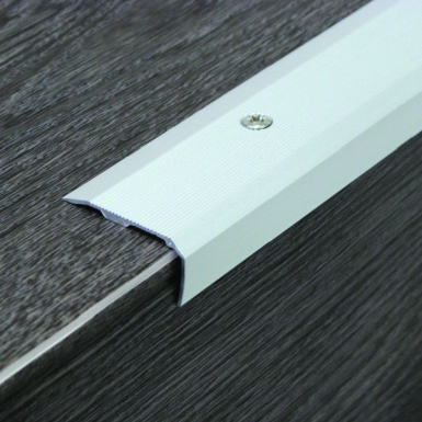 NEZ DE MARCHE STRIÉ 6V 36X18 MM - 3,00 M À VISSER - VIS NON FOURNIES - ALUMINIUM ANODISÉ NATUREL. Chez Quincaillerie Sénégalaise, nous mettons à votre disposition un large choix de produits de quincaillerie et plomberie. Qualité et fiabilité sont notre promesse. Passez commande en ligne en toute simplicité.
