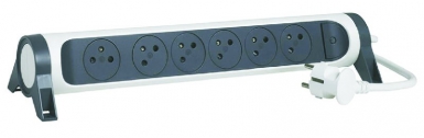 RALLONGE MULTIPRISE ROTATIVE AVEC 6 PRISES DE COURANT SURFACE ET INTERRUPTEUR AVEC CORDON 1,5M - BLANC ET GRIS FONCÉ. Quincaillerie Sénégalaise est votre partenaire de confiance pour tous vos besoins en quincaillerie et bâtiment. Découvrez nos produits de haute qualité adaptés aux professionnels et particuliers. Commandez facilement en ligne et recevez vos articles rapidement.