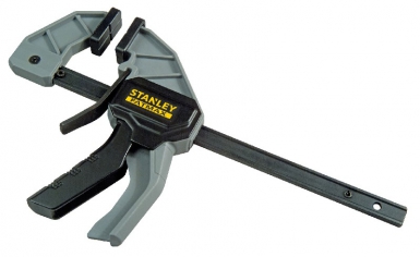 SERRE-JOINT M HAUTE PUISSANCE FATMAX - MÂCHOIRE 76 MM - SERRAGE 300 MM / 45 KG/M2. Quincaillerie Sénégalaise, c'est votre partenaire pour des équipements de qualité en plomberie, bâtiment et industrie. Profitez de nos prix compétitifs et d'un service client dédié.