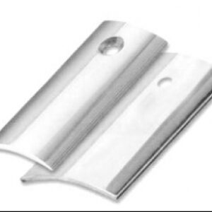 SEUIL DE PORTE PERCÉ 50 MM LONG. 2,70 M  LAITON POLI (SANS VIS ET CHEVILLES). Quincaillerie Sénégalaise, votre spécialiste en quincaillerie et équipement industriel, vous offre des produits durables et performants. Faites vos achats en ligne et gagnez du temps. Nos experts sont là pour vous conseiller.