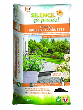 SILENCE ÇA POUSSE - TERREAU “ARBRES ET ARBUSTES" ( PLANTATION ) 40L. Quincaillerie Sénégalaise, votre spécialiste en fournitures pour le bâtiment et la plomberie, vous accompagne dans tous vos projets. Commandez en ligne et profitez de notre service rapide et fiable.